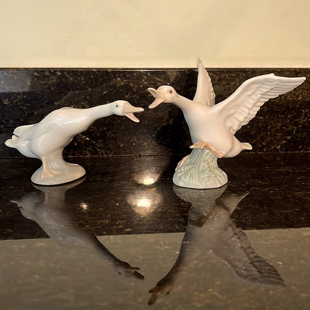Pair of Llardro Geese.